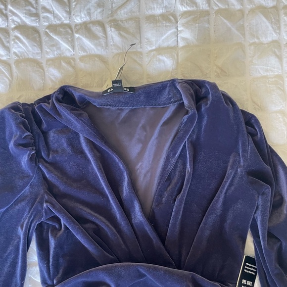 Express Velvet Velour Ruched Bodysuit - Picture 3 of 8